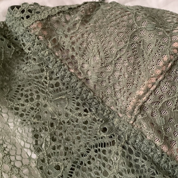 Victoria’s Secret Green Lace Bralette - Picture 5 of 6